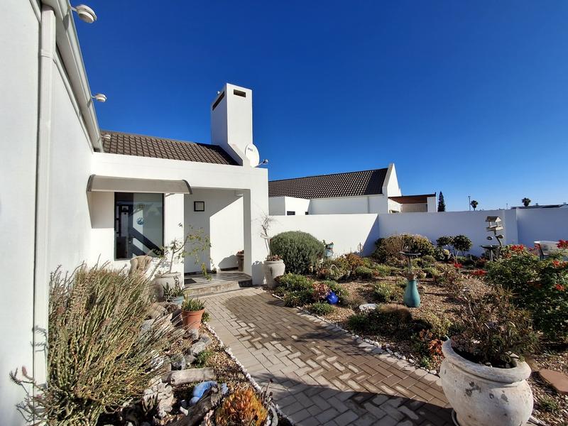 3 Bedroom Property for Sale in Golden Mile Western Cape